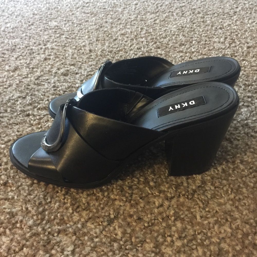 DKNY Block Heel Sandals, Size 7.5, Black - Picture 9 of 11